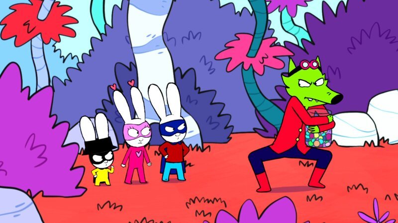 Bei ihrer neuen Mission wollen Captain Hase (l.), Super-Lou (2.v.l.) und Superhase (2.v.r.) den Süßigkeiten-Dieb Professor Wolf (r.) schnappen. – Bild: ZDF und GO-N Productions