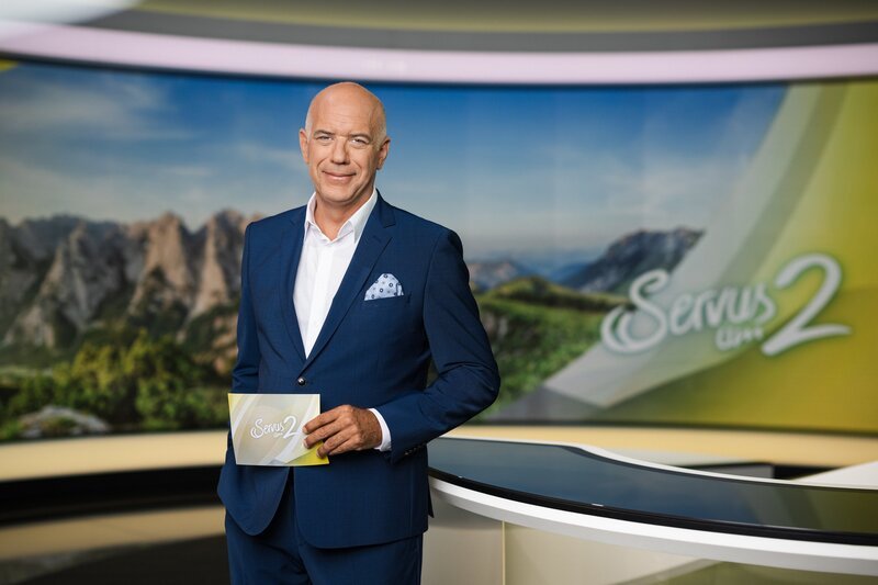 Alexander Schweitzer posiert für ein Foto – Bild: Sebastian Marko /​ ServusTV/​Photo Sebastian Marko/​des ServusTV- Bildmaterials ist nur zur redaktionellen Berichterstattung im Zusammenhang mit der jeweiligen Sendung und unter Angabe der jeweiligen Credits/​Quellenangabe erlaubt./​Photo  …