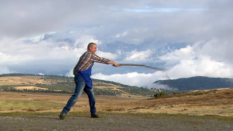 Schnalzen. – Bild: ORF III