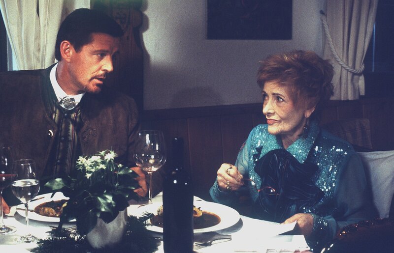 Nick Wilder (Sven Ludwig), Gisela Uhlen (Therese Ludwig). – Bild: ORF 1