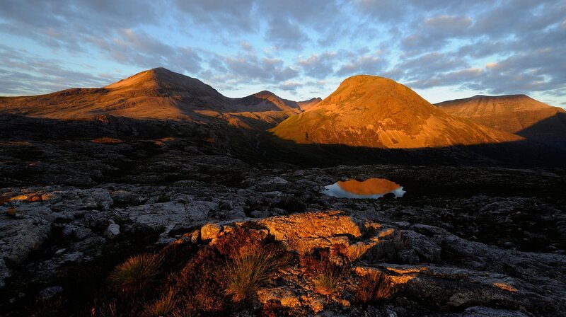 Beinn Eighe, ein Bergmassiv im schottischen Hochland. – Bild: NDR/​Terra Mater Studios GmbH/​Maramedia/​Skyland Prod./​Fergus Gill