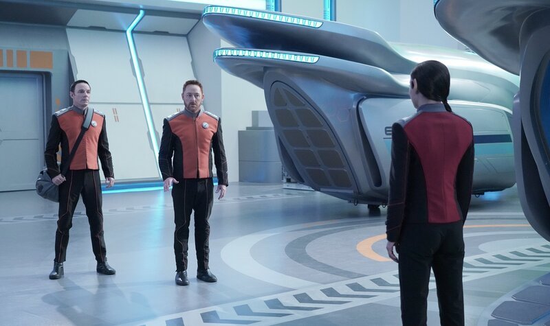 (v.l.n.r.) Orrin Channing (Mackenzie Astin); Lieutenant Gordon Malloy (Scott Grimes); Lieutenant Talla Kayali (Jessica Szohr) – Bild: Twentieth Century Fox Film Corporation /​ Kevin Estrada