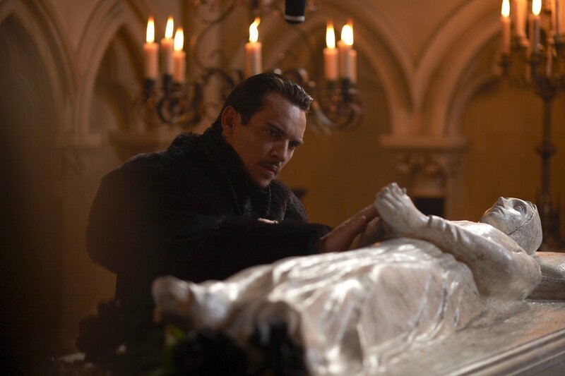 Nach dem Tod seiner geliebten Frau Jane, stürzt König Henry VIII (Jonathan Rhys Meyers) in eine tiefe Depression … – Bild: AXN White