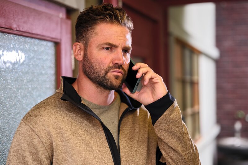 Zwei heiße Rivalen – Bild: RTL /​ Stefan Behrens