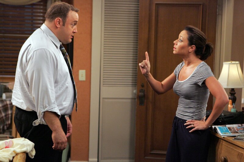 L-R: Doug (Kevin James) and Carrie (Leah Remini) – Bild: Nitro