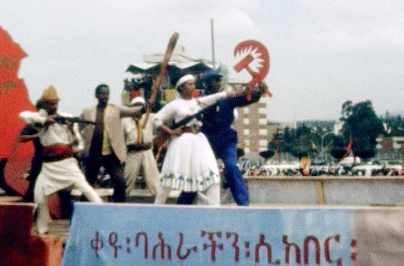 Äthiopische Revolution, 1974: Mengistu Haile Mariam verkündet, das Land nach den Prinzipien des Marxismus-Leninismus umgestalten zu wollen. – Bild: ARTE F /​ AP Archive