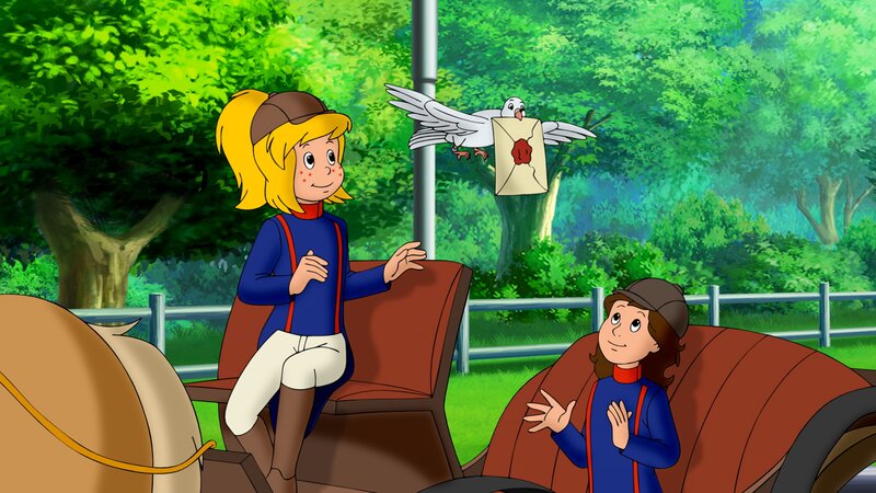 Die Brieftaube Wölkchen hilft Bibi (l.) und Leonie (r.) den Brief sicher ans Ziel zu bringen. – Bild: Kiddinx /​ ZDF