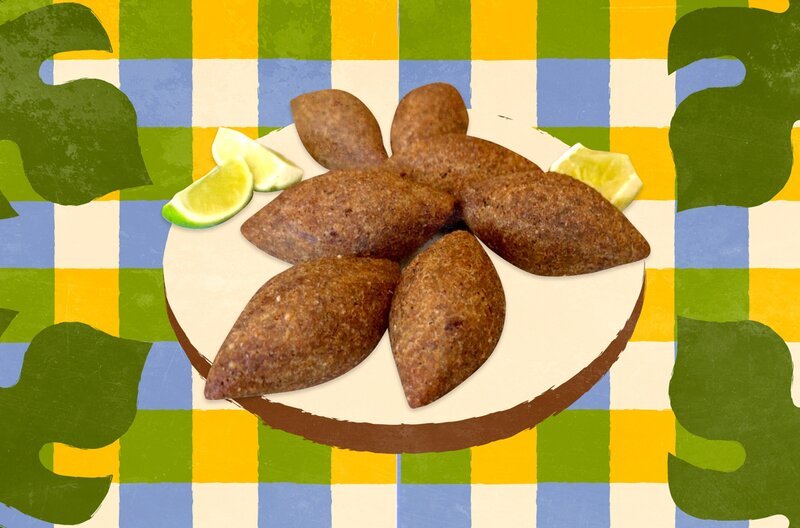 Brasiliens Bällchen aus Bulgur und Hackfleisch mit orientalischem Touch: Quibe – Bild: Elephant Doc