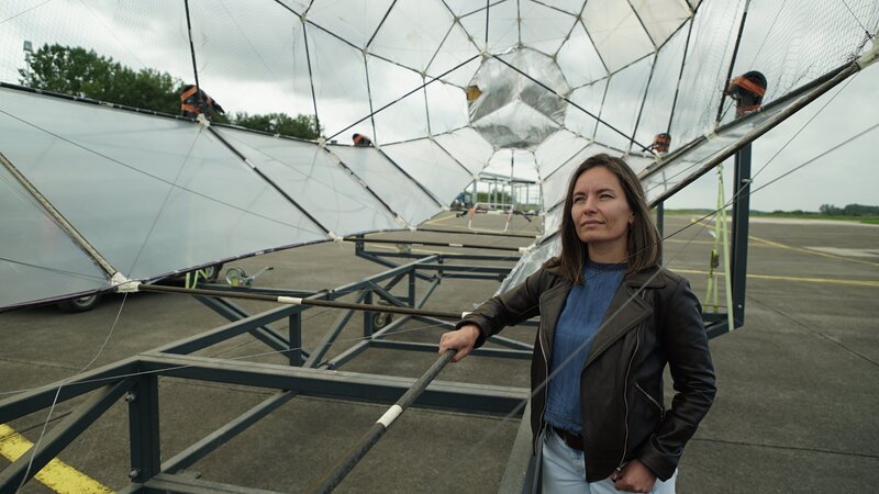 Claire Benson in Bristol Einheit 4A, Peartree Industrial Estate – Bild: Windfall Films Ltd/​Andy Bailey