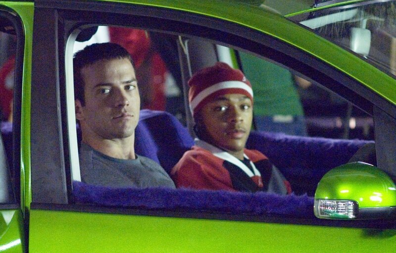 Kurz nachdem er in Tokyo angekommen ist, freundet sich Sean Boswell (Lucas Black, l.) mit Twinkie (Bow Wow, r.) an, der ihn in die lokale Autorennszene einführt … – Bild: VOX/​Universal Pictures