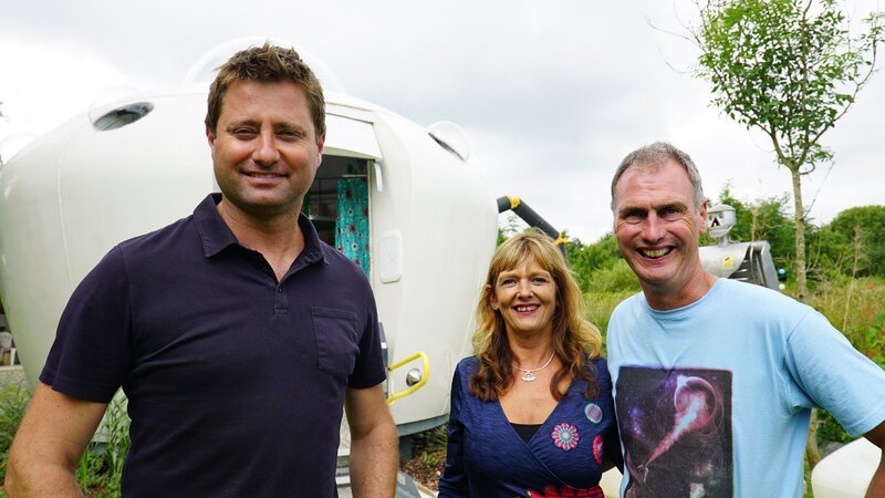 V.l.: Moderator George Clarke, Carol-Anne, Martin – Bild: RTL /​ PLUM PICTURES LIMITED