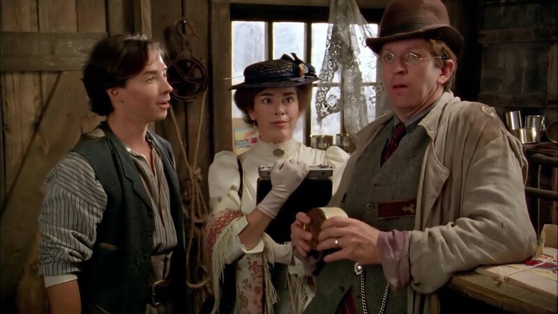 Gus Pike (Michael Mahonen), Olivia Dale (Mag Ruffman), Jasper Dale (R.H Thomson) (v.l.) – Bild: Bibel TV