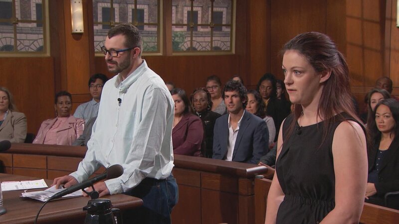 A man and woman standing in courtroom – Bild: TLC