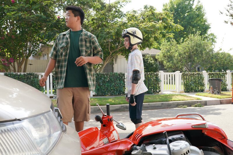 Eddie Huang (Hudson Yang, l.); Brian (Dash Williams, r.) – Bild: American Broadcasting Companies