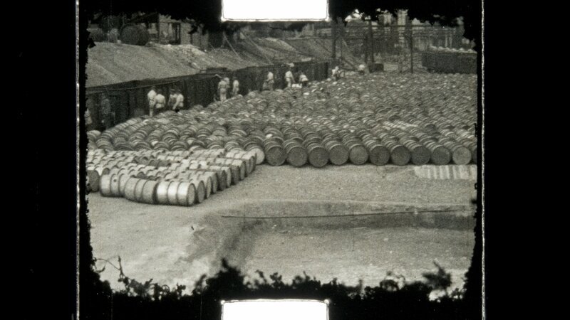 9,5mm Material von Otto P. – RAD organisiert Treibstoffversorgung der deutschen Truppen. – Bild: ORF/​Hengster Filmproduktion e.U. /​ ZDF