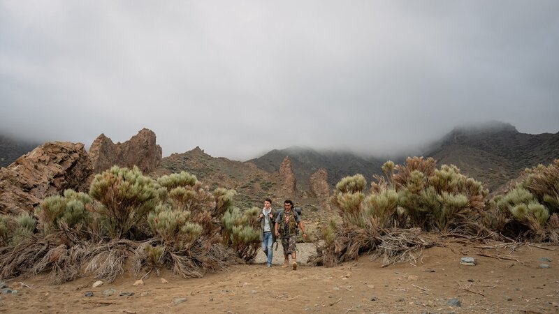 L-R: Mark (Jeremias Meyer), Memo (Zoran Pingel) – Bild: Gordon Timpen, SMPSP/​Amazon/​W&B