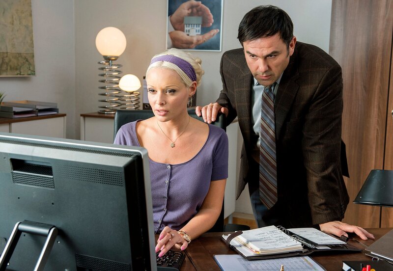 Frauchen und die Deiwelsmilch – Bild: ARD Degeto/​SWR/​Andrea Enderlein