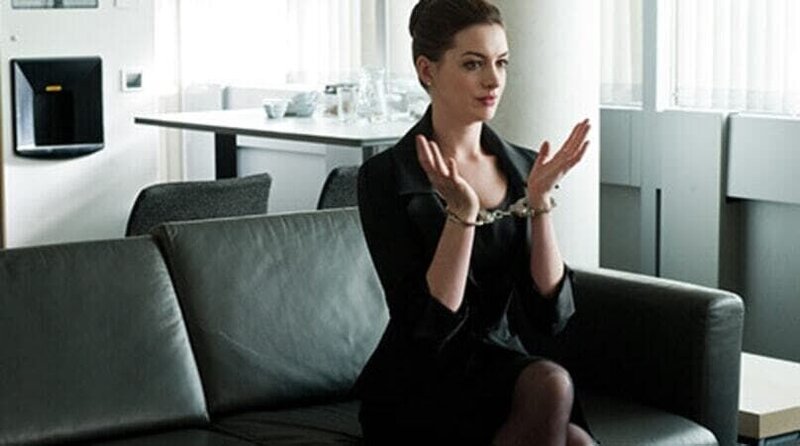Selina (Anne Hathaway) – Bild: Warner bros