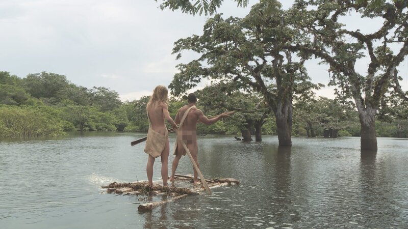 Melissa and Chance extract on their raft – Bild: DMAX