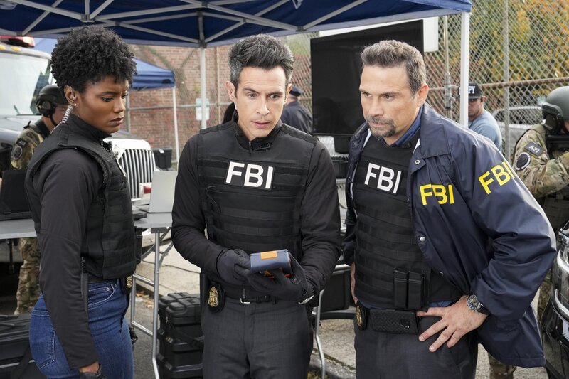 (v.l.n.r.) Special Agent Tiffany Wallace (Katherine Renee Kane); Special Agent Stuart Scola (John Boyd); Assistant Special Agent in Charge Jubal Valentine (Jeremy Sisto) – Bild: David M. Russell