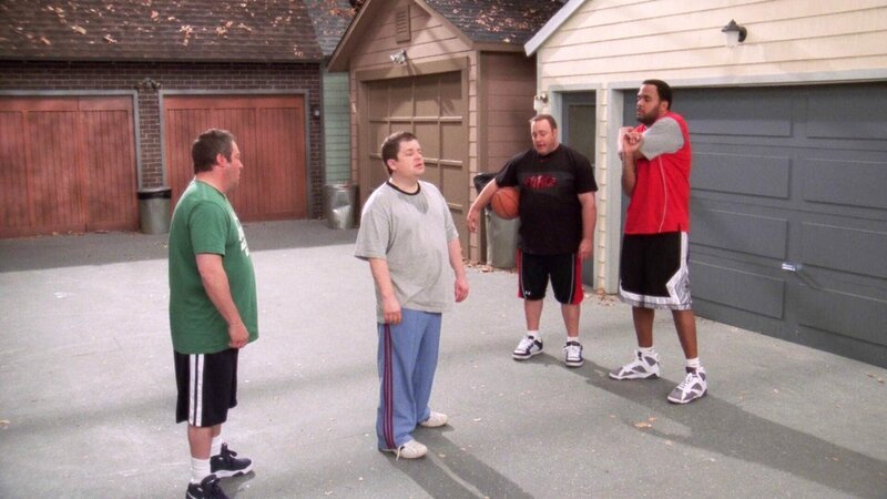 V. re.: Deacon (Victor Williams), Doug (Kevin James), Danny (Gary Valentine) und Spence (Patton Oswalt). – Bild: RTL / CBS Worldwide Inc. V. re.: Deacon (Victor Williams), Doug (Kevin James), Danny (Gary Valentine) und Spence (Patton Oswalt). – Bild: RTL / CBS Worldwide Inc.