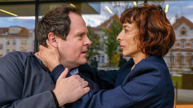 v.l. Jörg Pudschedl (Thomas Marz) und Andrea Eckert (Greta Morena). – Bild: ORF