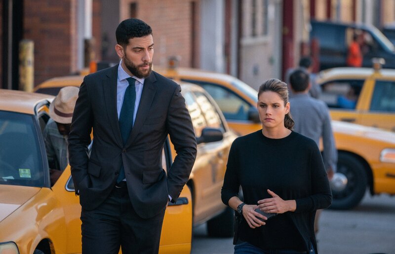 Special Agent Omar Adom ‚OA‘ Zidan (Zeeko Zaki, l.); Special Agent Maggie Bell (Missy Peregrym, r.) – Bild: Michael Parmelee /​ CBS Broadcasting, Inc. All Rights Reserved.