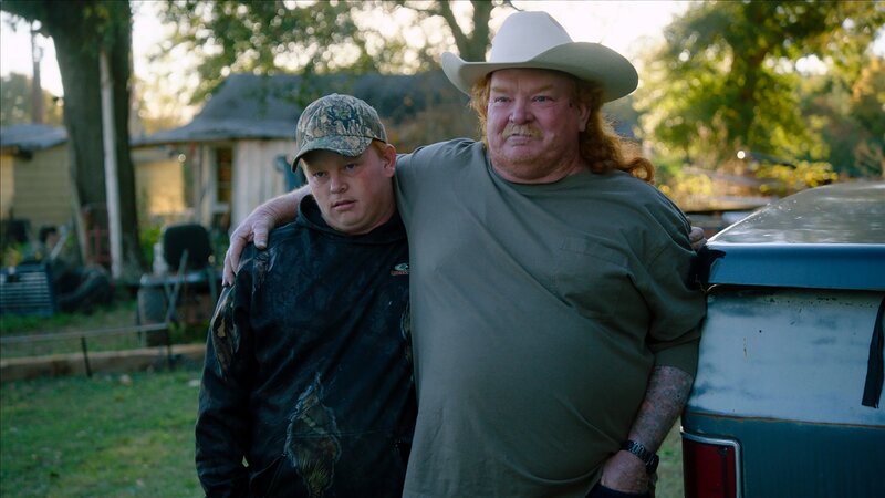 Booger Red and his son. – Bild: Discovery Communications, LLC