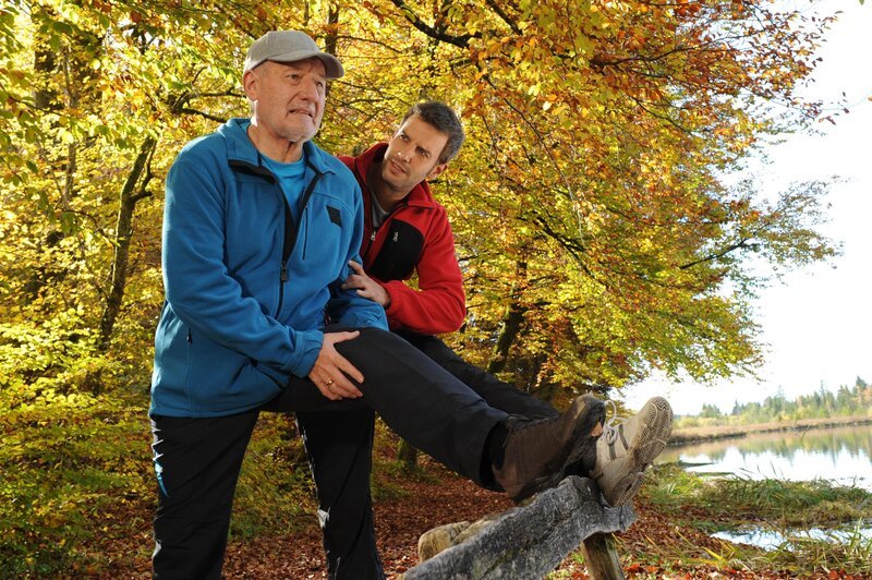 Gustl (Sepp Schauer, l.); Nils (Florian Stadler, r.) – Bild: Ann Paur