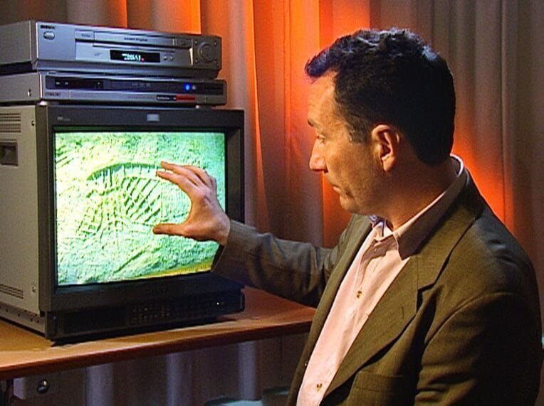 Auf einem Feld in der Nähe von Delano in Kalifornien wird die Leiche eines jungen Mädchens gefunden. Die Identifizierung gestaltet sich schwierig. – Bild: RTL NITRO