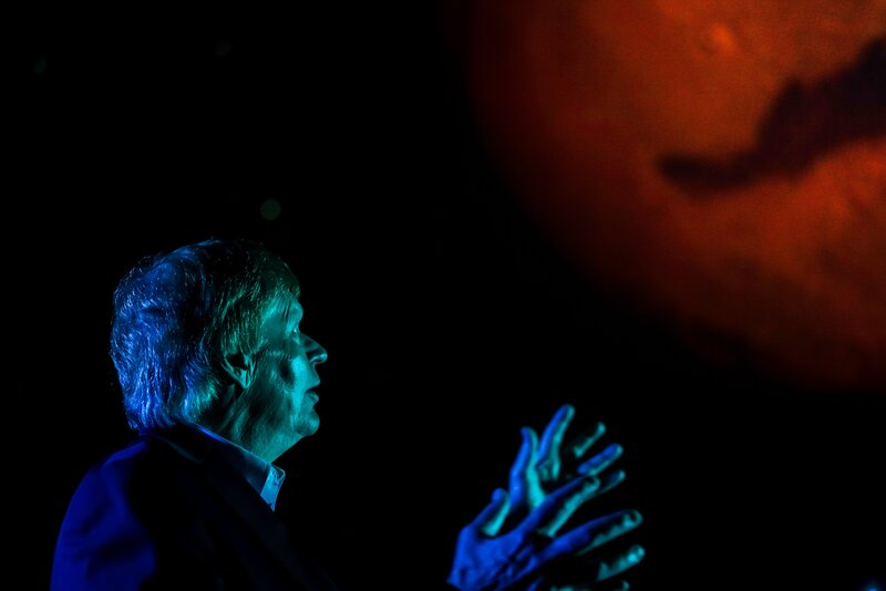 Satellitenkiller – Bild: BBC/​Ali Pares