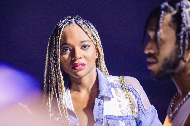 Jessye Romeo (Jadesola Okoro), Kwami Odoom (Trenton Isaac). – Bild: ORF/​BBC/​Red Planet Pictures/​Denis Guyenon