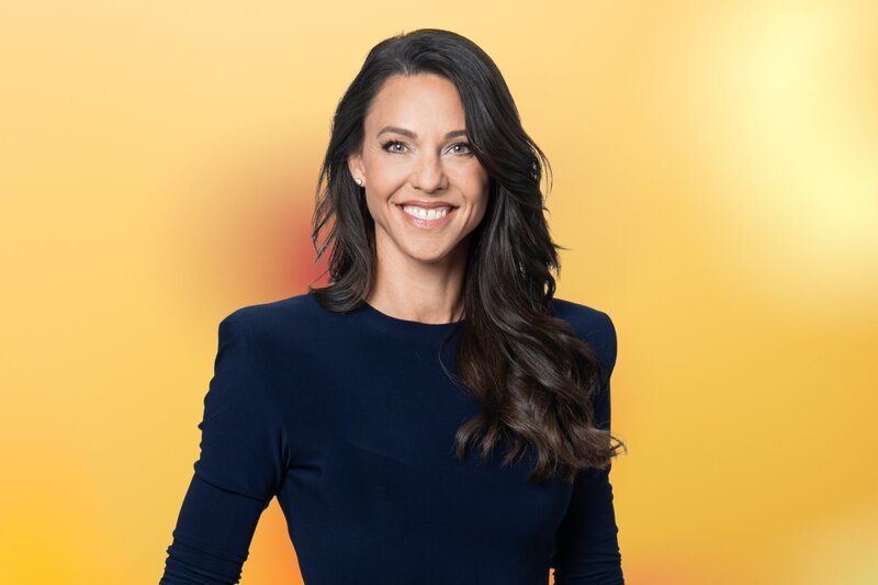 Moderatorin Kiki Maeder – Bild: SRF/​Gian Vaitl