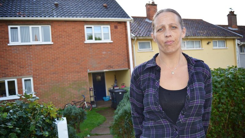 Eine Frau gibt ein Interview wegen eines schlechten Nachbarn – Bild: TLC (DEUT)