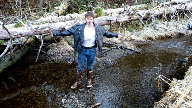 Gabe Brown with arms stretched out. – Bild: Discovery Channel