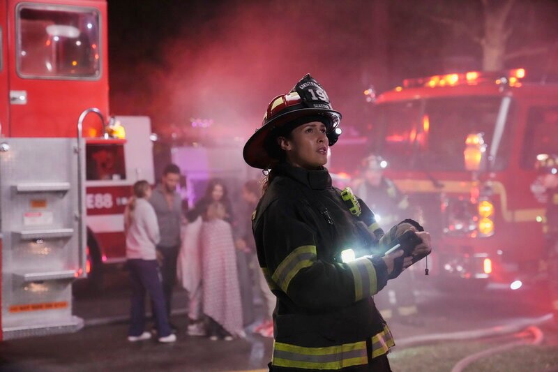 Station 19; Staffel 6, Folge 7; Jaina Lee Ortiz als Andy Herrara – Bild: SRF/​Motion Picture/​ ABC Signature
