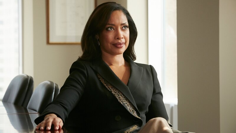 Jessica (Gina Torres) sollte sich als geschäftsführende Partnerin der Anwaltskanzlei nicht von ihren Gefühlen leiten lassen. Was weiß ihr Geliebter wirklich über die Angriffe auf ihre Firma? – Bild: ZDF und USA Network
