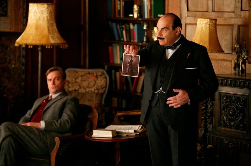 Dr. Rendell (Simon Shepherd, li.) und Hercule Poirot (David Suchet, re.) – Bild: WDR/​ITV plc (Granada International)
