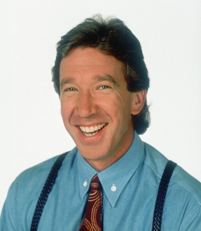 Tim (Tim Allen) hat sich eine neue Satellitenschüssel gekauft und will sie nun eigenhändig auf dem Dach installieren. – Bild: Nitro
