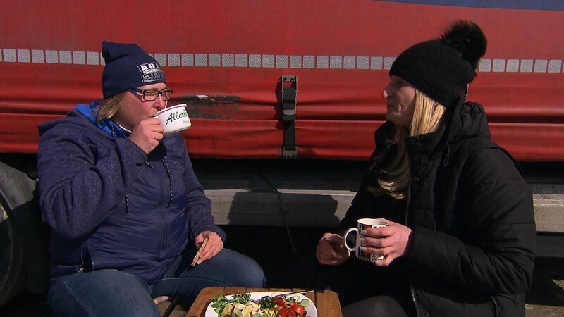 Helga, l. und Andrea, r. – Bild: ATV