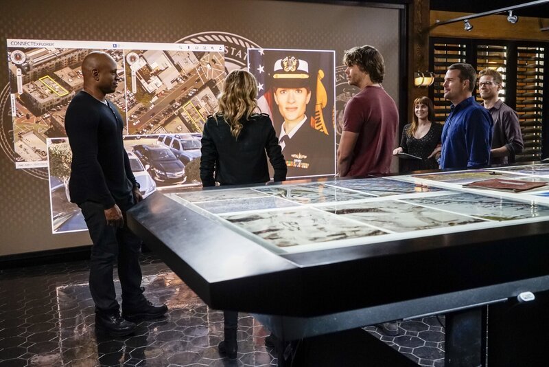 (v.li.): Special Agent Sam Hanna (LL Cool J), Anna Kolcheck (Bar Paly), Marty Deeks (Eric Christian Olsen), Nell Jones (Renée Felice Smith), Special Agent G. Callen (Chris O’Donnell), Eric Beale (Barrett Foa). – Bild: Cliff Lipson