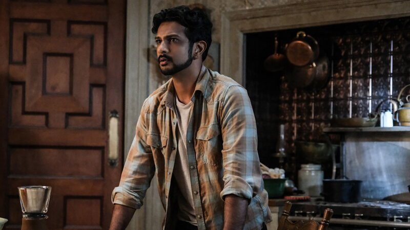 Jay (Utkarsh Ambudkar) – Bild: Bertrand Calmeau /​ CBS /​ CBS ENTERTAINMENT /​ CBS Broadcasting Inc.