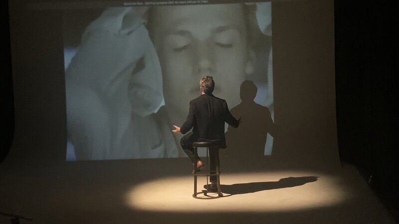 Dave Holmes, former TRL VJ, recalls his memories of the Backstreet Boys and Aaron Carter on the show – Bild: Warner Bros. Discovery, Inc. or its subsidiaries and affiliates