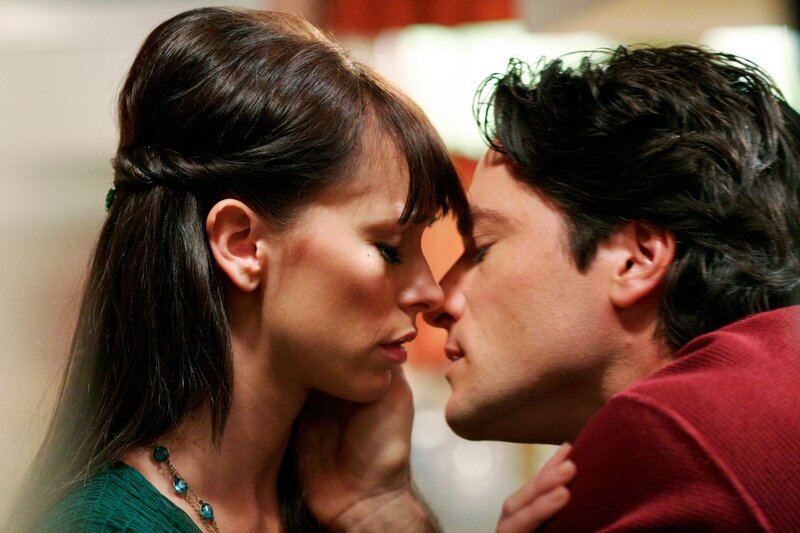 Melinda (Jennifer Love Hewitt, l.) ist sehr dankbar, dass Jim (David Conrad, r.) immer für sie da ist … – Bild: Touchstone Television