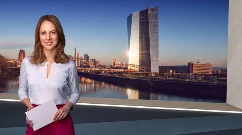 Plusminus – SR Moderatorin Julia Lehmann Julia Lehmann, SR Moderatorin von Plusminus. – Bild: SR/​Jens Gerlach