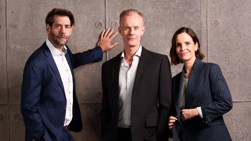 Von links: Claus von Wagner, Max Uthoff und Maike Kühl. – Bild: ZDF und Jens Hartmann