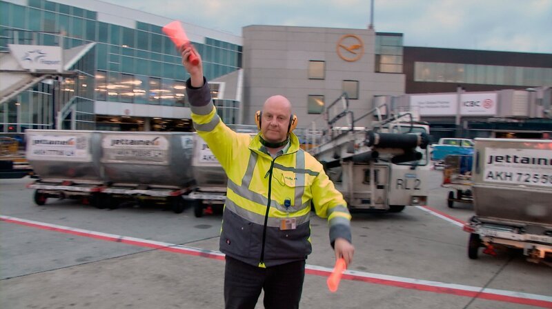 Follow-Me Fahrer Mario Hahn. – Bild: HR