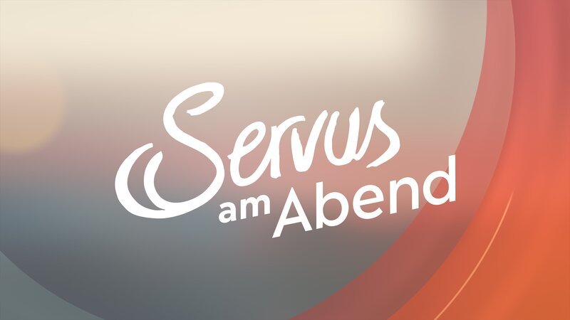 Die Kommissare Hofer und Hansen sind gespannt auf die Untersuchungsergebnisse von Pathologin Mai. – Bild: ORF/​ZDF/​Bojan Ritan