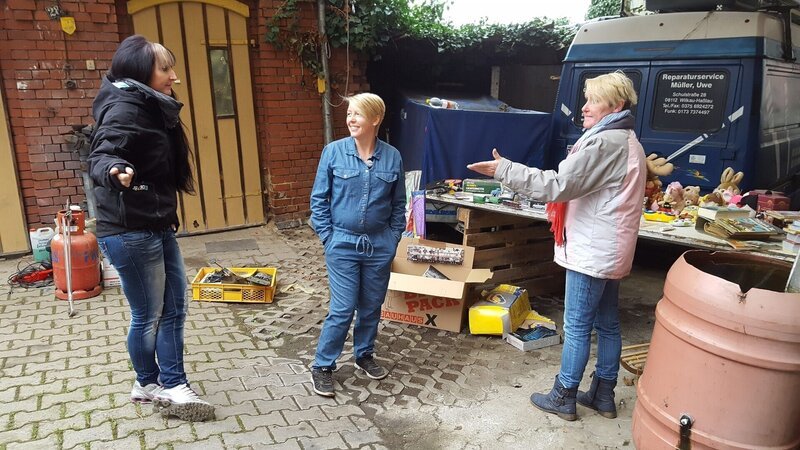 Familiendiskussionen: Sophie, Annika und Silvia Müller – Bild: RTL II