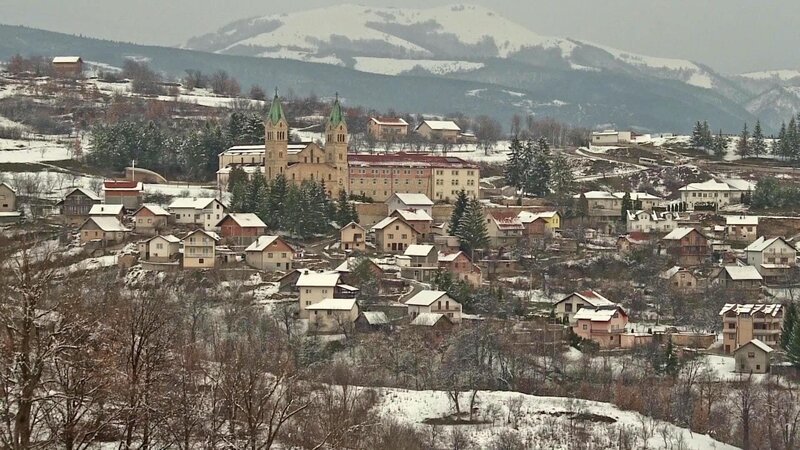 Franziskanerkloster in Bosnien Herzogovina – Bild: Bibel TV
